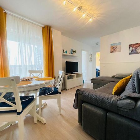 Apartamento Primera Linea De Playa Valdelagrana El Puerto de Santa Maria Bagian luar foto