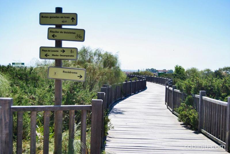 Apartamento Primera Linea De Playa Valdelagrana El Puerto de Santa Maria Bagian luar foto